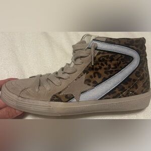ShuShop Leopard Print Sneakers - size 9